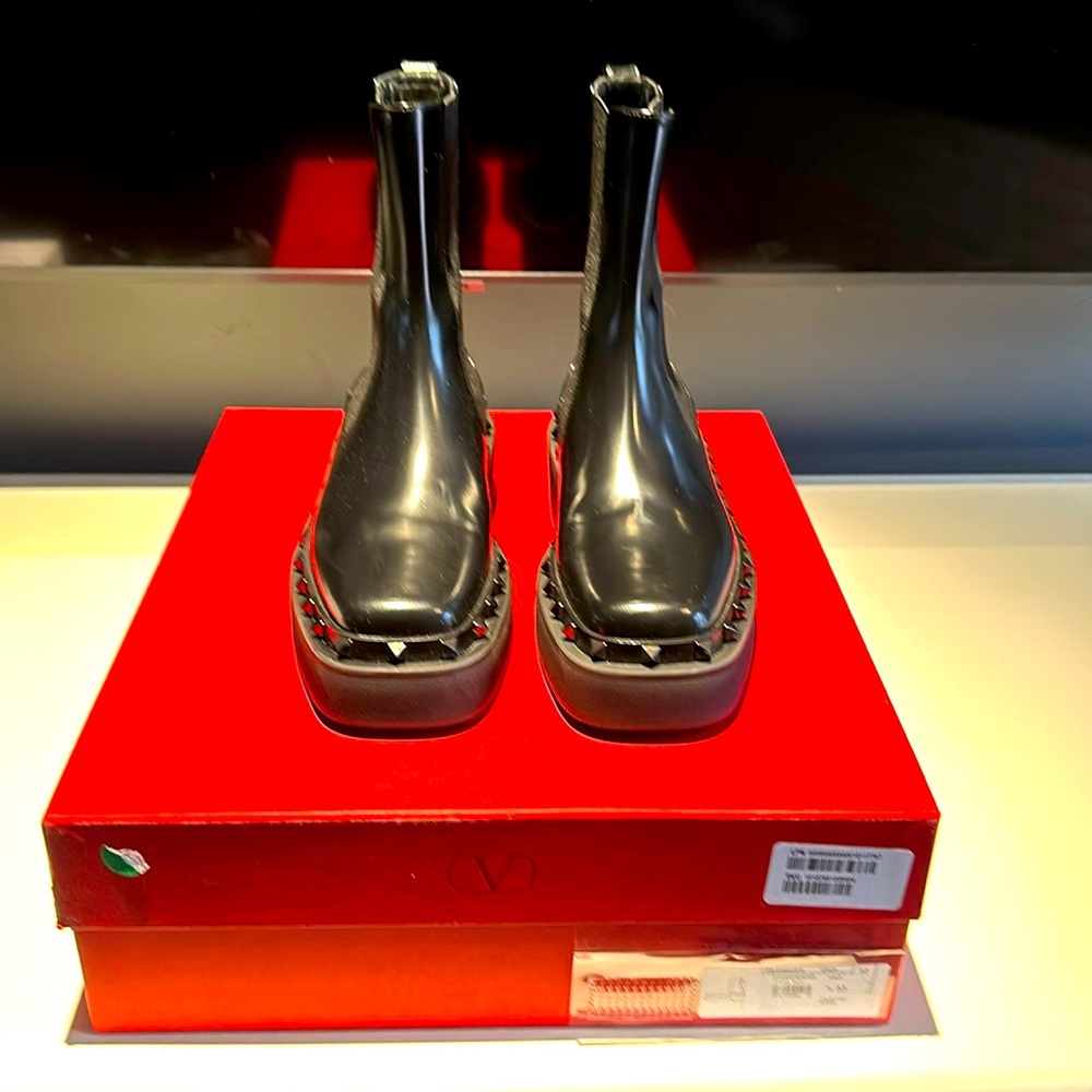 BRAND NEW never worn Valentino rock stud boots, size 7!
